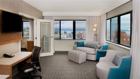 Courtyard Seattle Everett Downtown Rooms: Pictures & Reviews - Tripadvisor