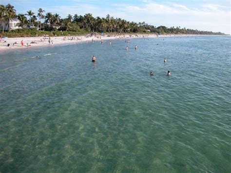 Naples, Florida beaches. Photos and reviews by BeachHunter.