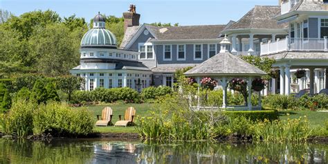 Six-Acre Hamptons Estate With a Winding English Garden and a Pond Lists ...