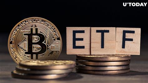 Is Bitcoin ETF Decision Going to Be Delayed? Key Expert Weighs In on Rumors