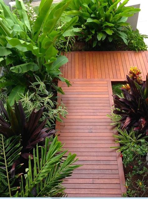 60+ Warm Tropical Backyard Landscaping Ideas | Tropical backyard landscaping, Small front yard ...