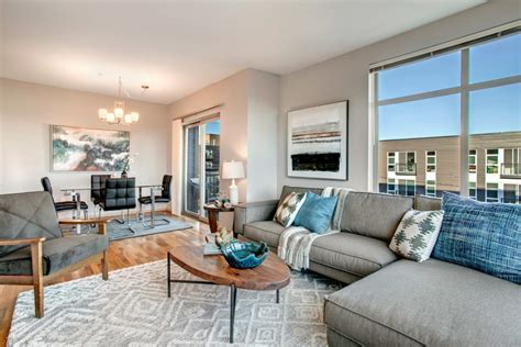 Check Out This Wallingford Lake View Condo: Our Five Favorite Things