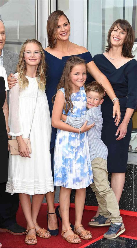 Jennifer Garner Takes Her Three Kids to Walk of Fame Ceremony