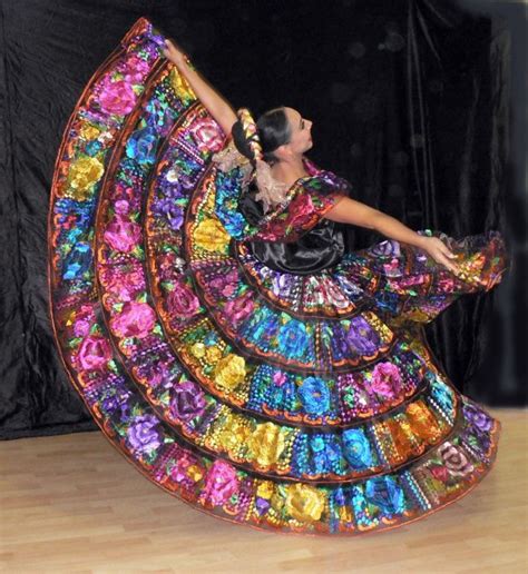 Pin by Rosemary on Folklorica | Traditional mexican dress, Ballet folklorico, Mexican dresses