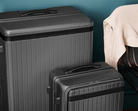 Why choose polycarbonate luggage? - Carl Friedrik