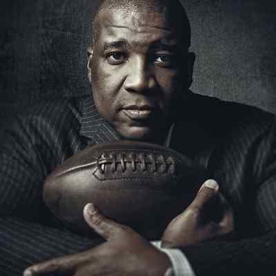 Curt Menefee - Age, Career, Net Worth, Height, Nationality, Facts