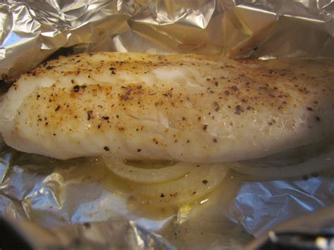 baked fish fillet in foil