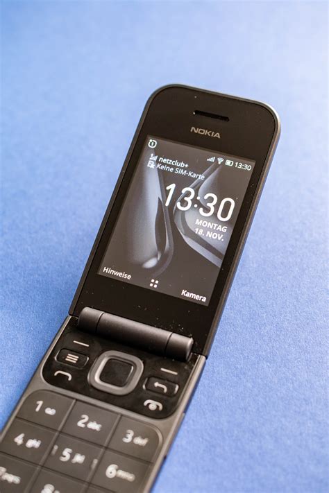 Nokia 2720 Flip im Test: Klapp-Telefon mit Notfall-Button - notebooksbilliger.de ...