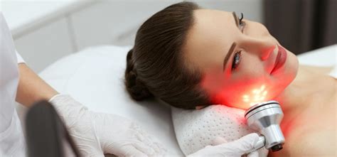 Beginners Guide to Red Light Therapy & Microcurrent Facial Skincare Tool