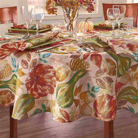 Stunning Table Cloth Designs Ideas to Decor Your Dining Table