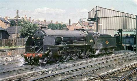 BR (Southern) King Arthur class 4-6-0 No 30796 'Sir Dodinas Le Savage' | Steam railway, Steam ...