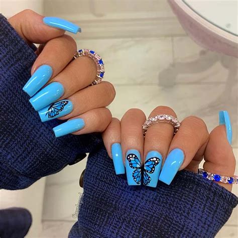 43 Stunning Ways to Wear Baby Blue Nails - StayGlam