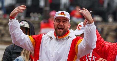 Travis Kelce Amazes Twitter with Phenomenal Performance on Saturday ...