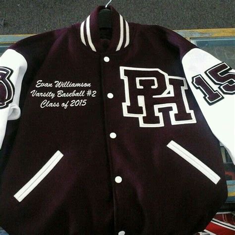 Pin by abdier Roldan on Fardas | Varsity jacket high school, School jacket, Varsity jacket outfit