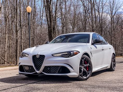 2020 Alfa Romeo Giulia Quadrifoglio is a fab Ferrari-tuned four door - CNET