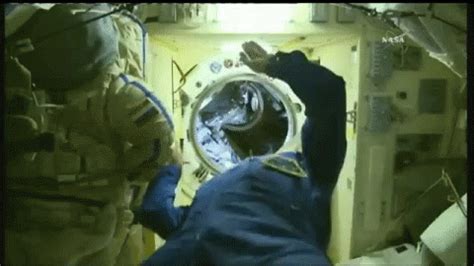 Astronaut Float GIF - Astronaut Float SpaceStation - Discover & Share GIFs