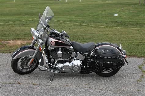 2003 Harley-Davidson® FLSTC/I Heritage Softail® Classic (Black/Silver ...