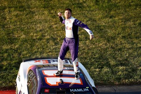 Pin by Theresa Hawes on Denny Hamlin 11 | Daytona 500, Denny hamlin ...