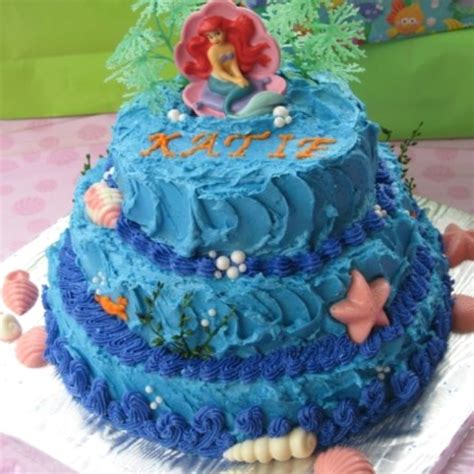 Pin by Dusty McMichen on 5th party ideas | Little mermaid cakes ...