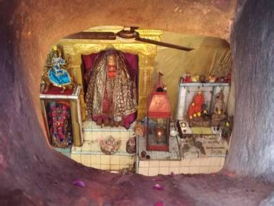 About Harsiddhi Temple Ujjain, Timings, Aarti, History & Photos