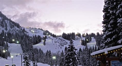 Stevens Pass Ski Resort | Stevens Pass Ski Resort. Very late… | Flickr