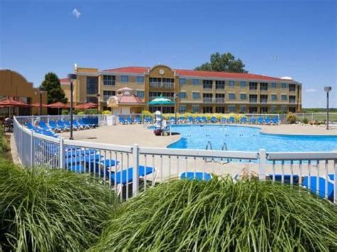 Cedar Point Sandcastle Suites Hotel (Sandusky (OH)) - Deals, Photos & Reviews