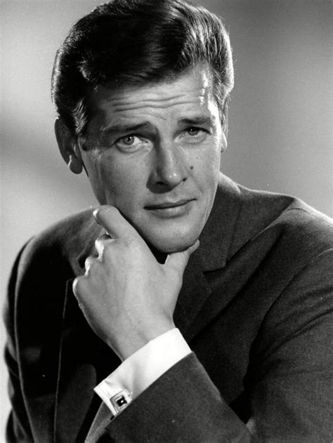 50 Handsome Photos of Legendary James Bond Star Roger Moore From ...