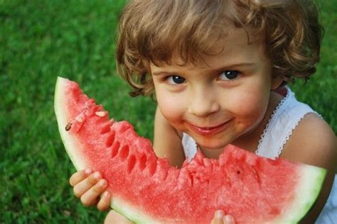How to Choose, Cut, and Store Watermelon Healthy Eating For Kids, Healthy Foods To Eat, Healthy ...