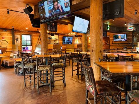 Twin Peaks in Hoover, AL | American Food & Sports Bar