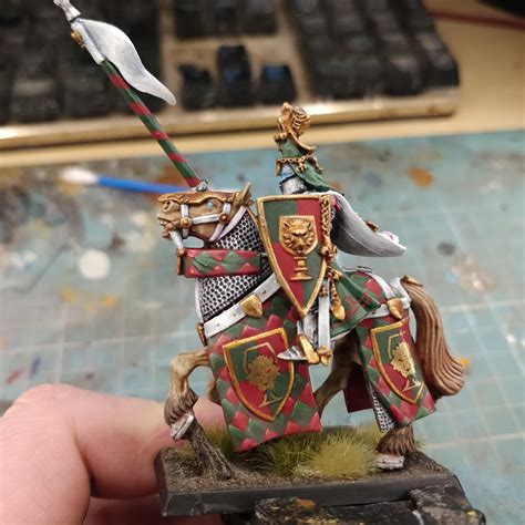 Bretonnian Grail Knight number 6: done! : r/minipainting