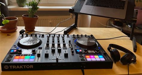 5 Best Traktor DJ Controllers For 2024 - Digital DJ Tips