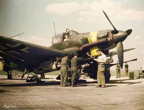 Asisbiz Junkers Ju 87G2 Stuka Kanonenvogel captured tank buster Salzburg Austria 1945-07