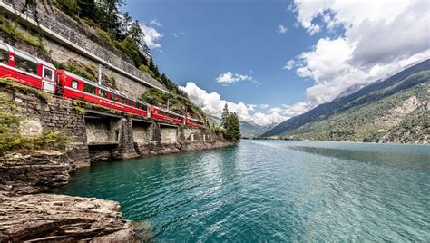 Bernina Express: A guide to the Bernina Express and tickets