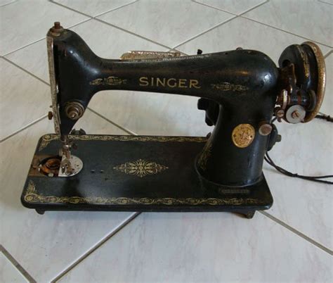 Vintage 1925 Singer Sewing Machine Model 66 for Rehab or Parts