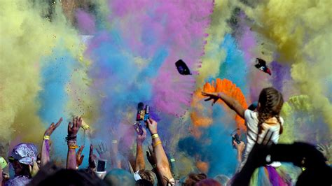 Color powder run to benefit Relay for Life