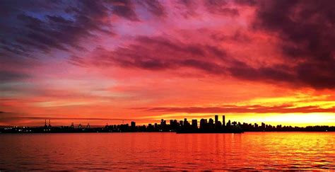 Vancouver just witnessed an unbelievably colourful sunset (PHOTOS) | Curated