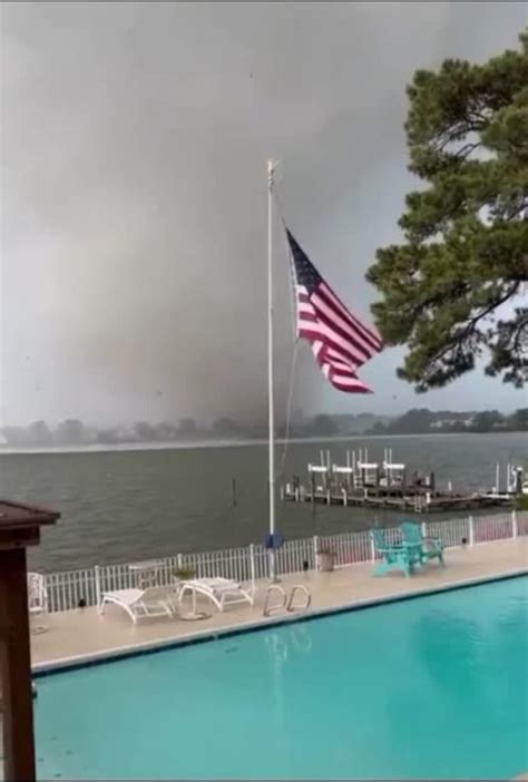 Tornado en Virginia Beach, Florida - One News Page VIDEO