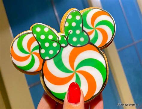 10 Disney Cookie Recipes to Create at Home This Holiday Season! | the disney food blog