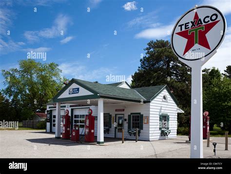 Old texaco gas station hi-res stock photography and images - Alamy