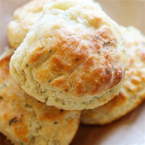 Easy, Self-Rising Flour Buttermilk Biscuits – A cook named Rebecca