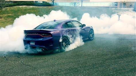 BURNOUT KING! - Dodge Charger Scatpack - YouTube