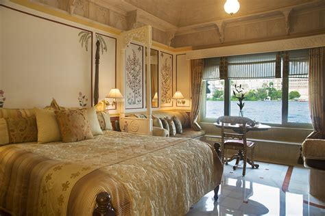 2N/3D Luxury Udaipur Tour with Taj Lake Palace Hotel – Luxury Tours ...