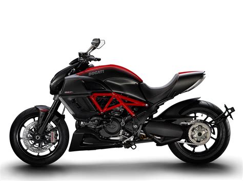 DUCATI Diavel Carbon (2012-2013) Specs, Performance & Photos ...