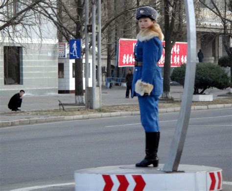 Pyongyang Traffic Girls (18 pics)