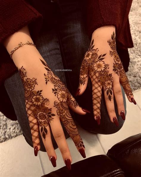 20 + Best Easy Simple Mehndi Designs 2025-2026 for Girls - Story.com.pk