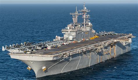 LHD-2 USS Essex Wasp class Amphibious Assault Ship US Navy