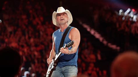 Kenny Chesney announces 2023 'I Go Back Tour' with special guest Kelsea Ballerini | Fox News