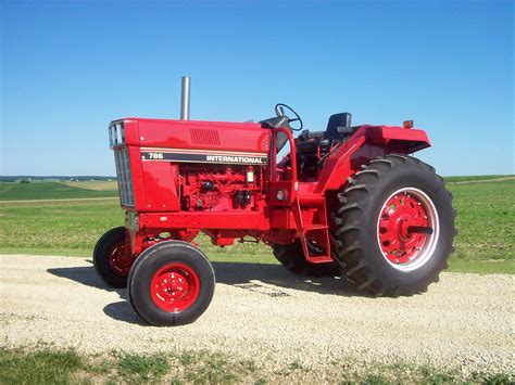 1981 IH 786 | International tractors, Tractors, Farmall tractors