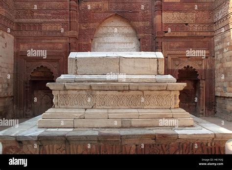 Iltutmish tomb hi-res stock photography and images - Alamy