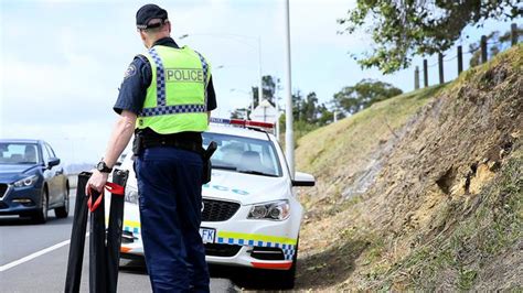 Road spikes ready but police fail to stop dangerous driver in Hobart